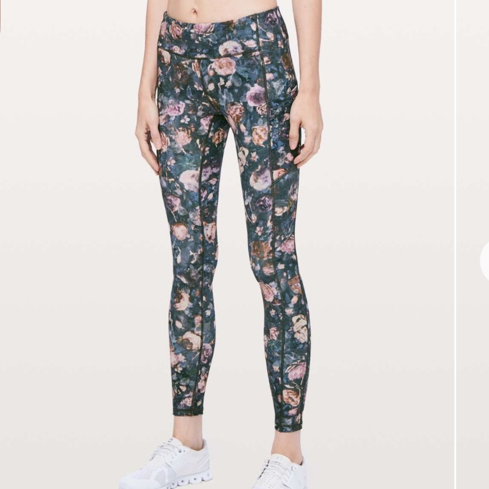 Lululemon Speed Up leggings Tight *28"
Frosted Rose Multi blue gray